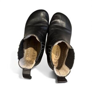 Anya’s Shop Lila Chelsea Boots